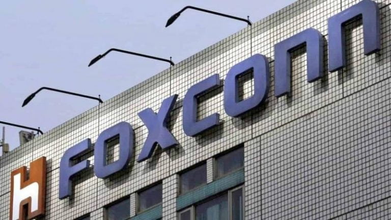 APPLE SUPPLIER FOXCONN TO EXPAND VIETNAM PRODUCTION
